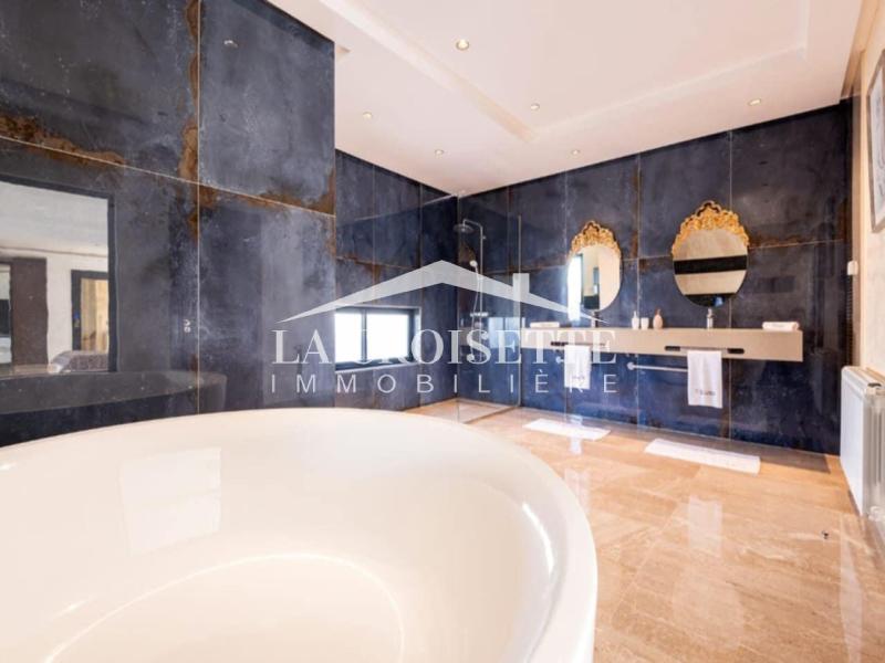 Villa S+5 avec piscine à Gammarth